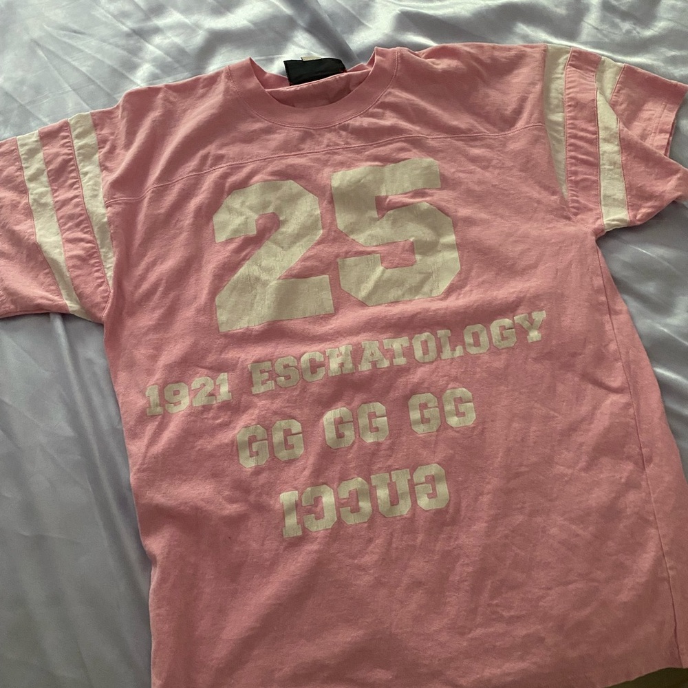 Gucci Pink Short-Sleeve Graphic Tee with White Number 25